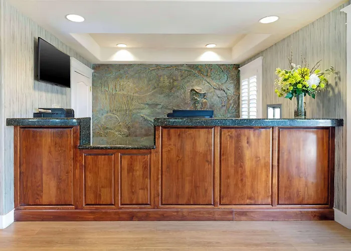 Best Western Cedar Inn & Suites