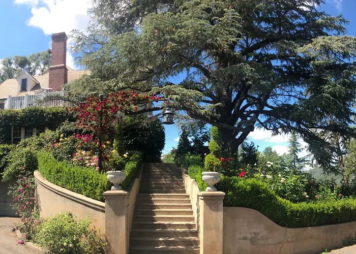 The Inn On Knowles Hill Bed & Breakfast Hotel